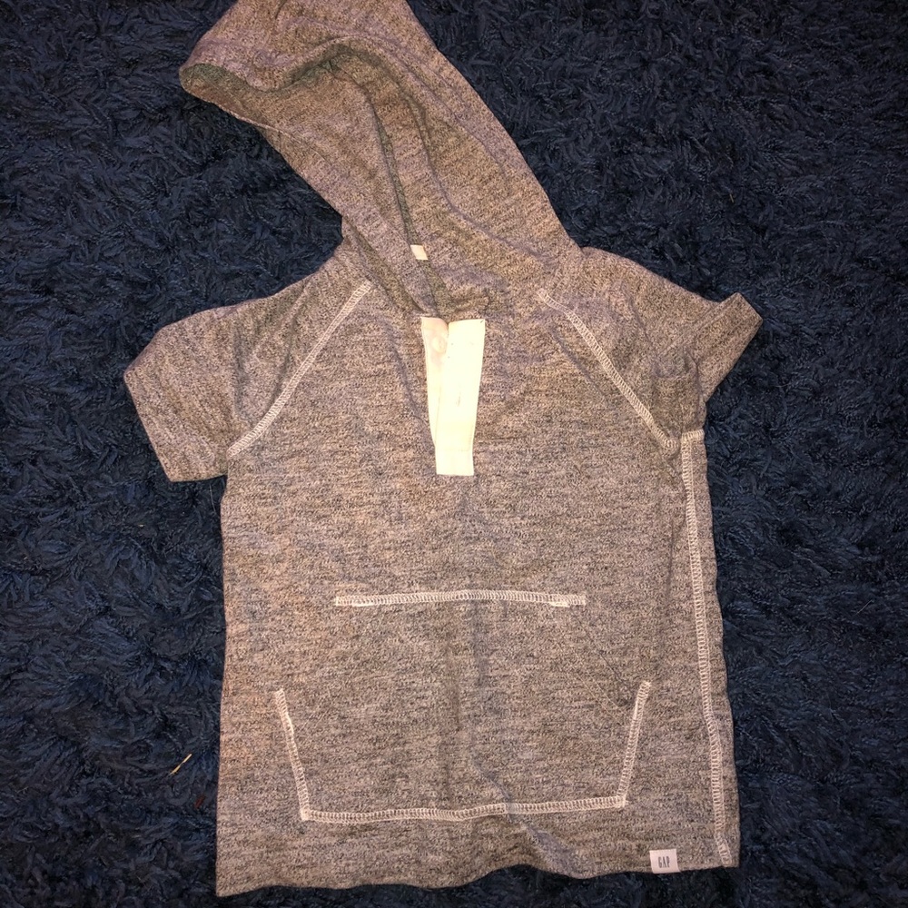 Hooded short sleeve shirt